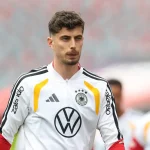Jean Butez extends to Como